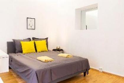 TWO Bedroom Apartment Berlin Neukölln - image 6