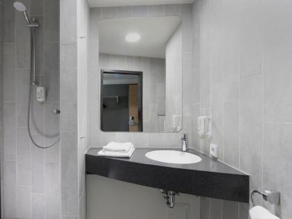 B&B Hotel Berlin-Airport - image 20