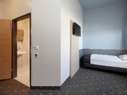 B&B Hotel Berlin-Airport - image 4