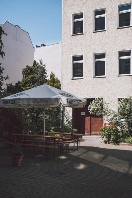 Happy Hotel Berlin - image 10