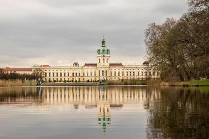 Modern and new designer flat in Charlottenburg - image 12