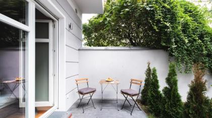 Central and new designer flat in Charlottenburg - image 2