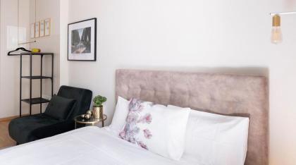 Central and new designer flat in Charlottenburg - image 5