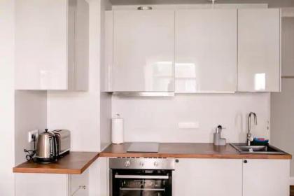 Exclusive designer flat in Charlottenburg Apartment in top location - image 6