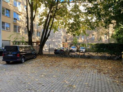 Cozy flat near Ku'damm with free parking - image 22