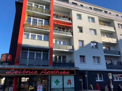 Cozy flat near Ku'damm with free parking - image 24
