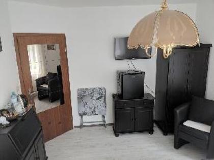 Ruhiges Zimmer im Grünen (schwarz/weiß) - image 3