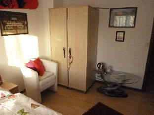 Quiet Room In The Green South (red room) - image 2