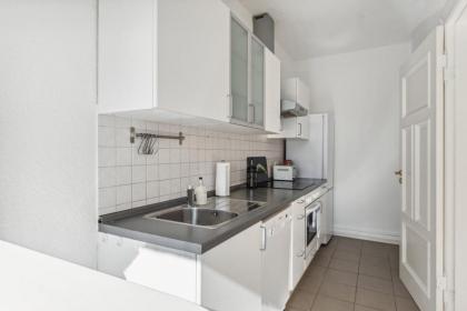 Bright 3-room apartment near Prenzlauer Berg - image 9