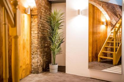 Spacious Apartment in Berlin Mitte for 6 - image 20