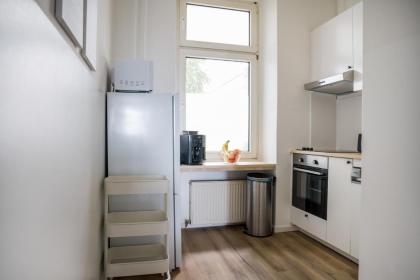 Spacious Apartment in Berlin Mitte for 6 - image 22