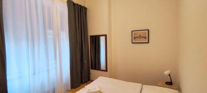 Thomas Apartments - image 22