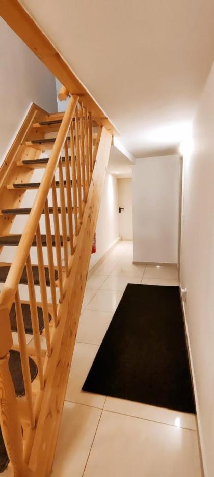 Thomas Apartments - image 30