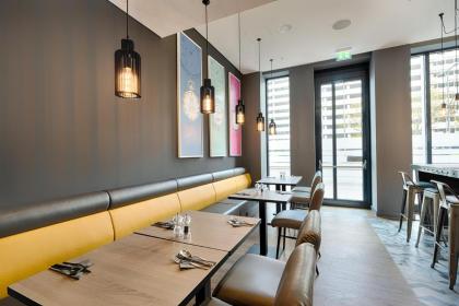 Premier Inn Berlin Alexanderplatz - image 12
