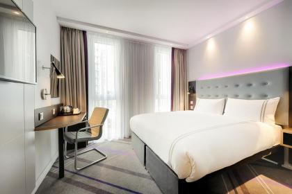 Premier Inn Berlin Alexanderplatz - image 17