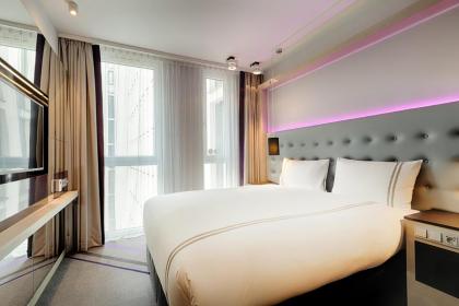 Premier Inn Berlin Alexanderplatz - image 18