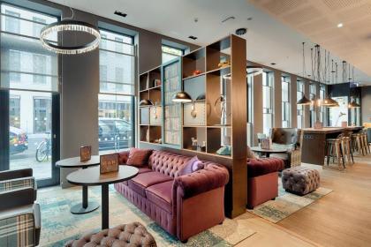 Premier Inn Berlin Alexanderplatz - image 2