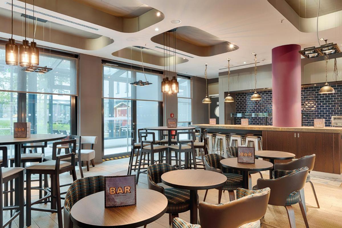 Premier Inn Berlin Alexanderplatz - image 3