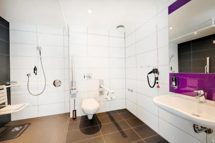 Premier Inn Berlin Alexanderplatz - image 5