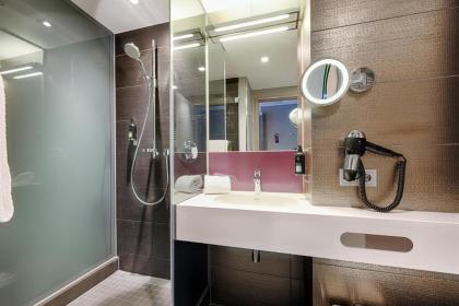 Premier Inn Berlin Alexanderplatz - image 8