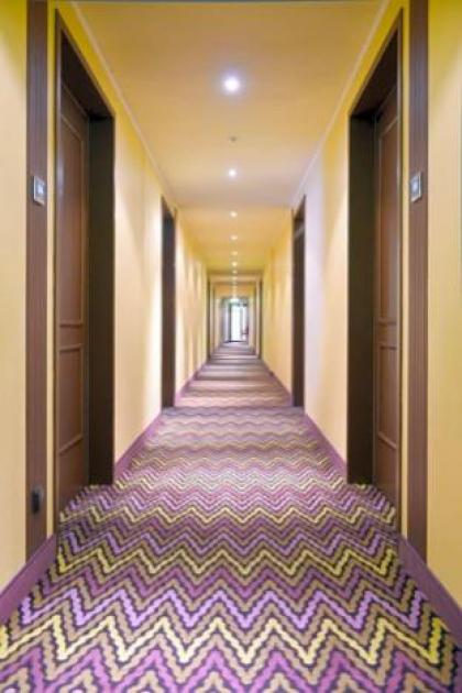AMC Apartments Ku'damm - image 25