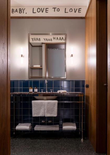 Boutique Hotel Château Royal - image 27