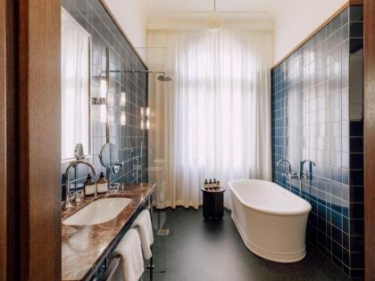 Boutique Hotel Château Royal - image 30