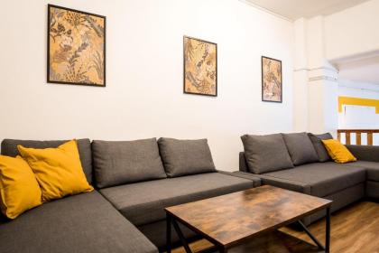 Three Bedroom plus big kitchen plus SelfCheckIn plus Street Parking - image 8