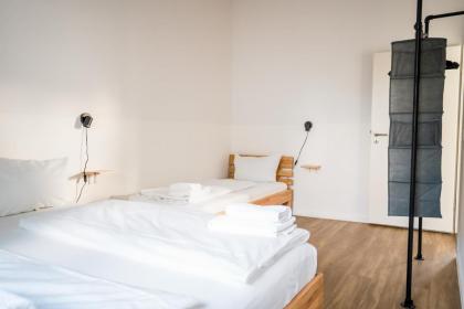Three Bedroom plus big kitchen plus SelfCheckIn plus Street Parking - image 10