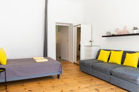 Cosy Apartment plus Self Checkin plus free Street parking - image 6