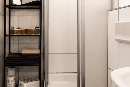 Family-friendly apartment in the center of Berlin - image 10