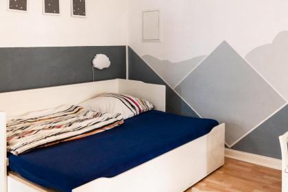 Family-friendly apartment in the center of Berlin - image 9