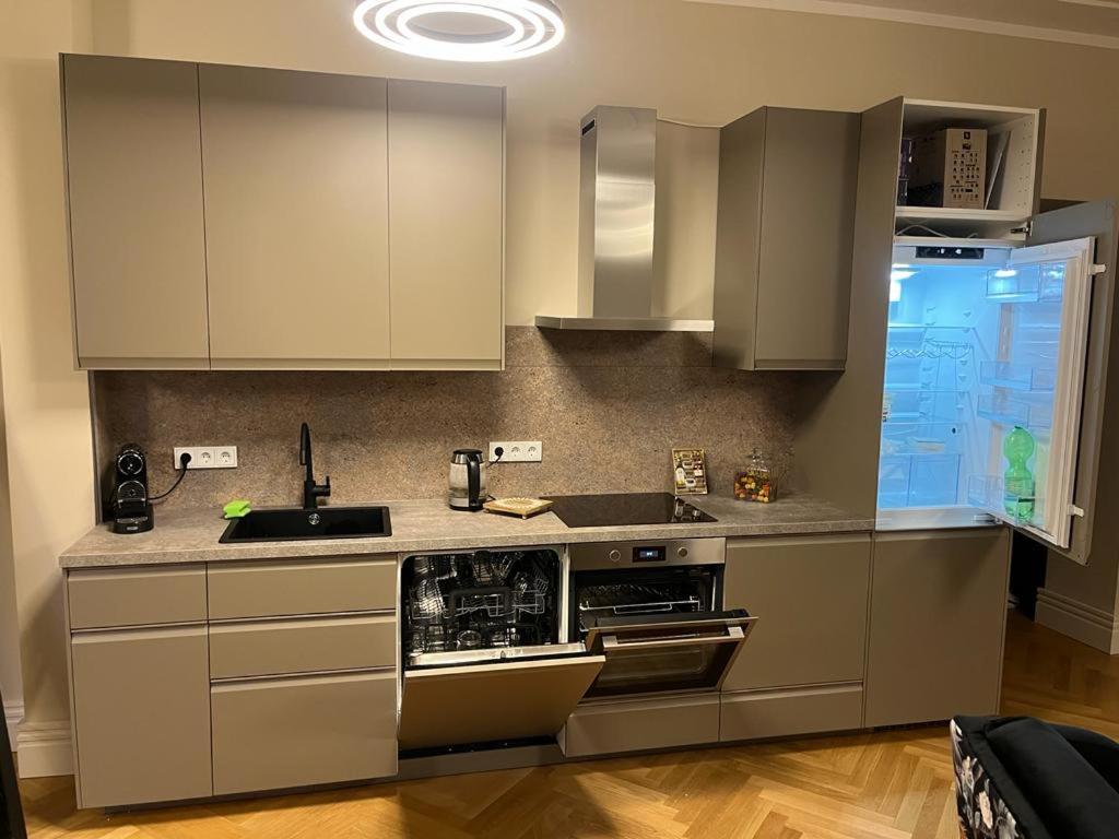 Luxpur - main image