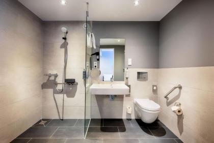 Premier Inn Berlin Airport - image 18