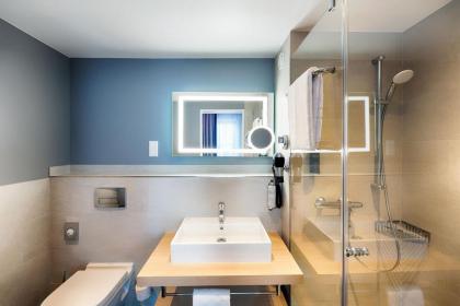 Premier Inn Berlin Airport - image 22