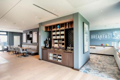Premier Inn Berlin Airport - image 8
