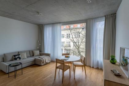 Carlotta Apartments - image 15