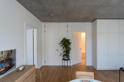 Carlotta Apartments - image 18