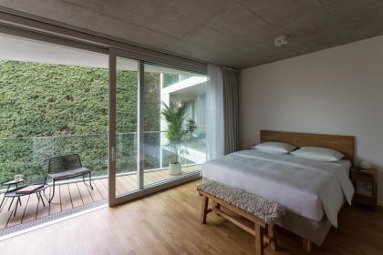 Carlotta Apartments - image 22