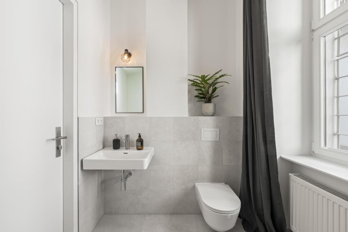 GreatStay - Straßburger Str 18 stylish 3 BR apartment in downtown Berlin - image 6