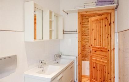 Beautiful Apartment In Berlin With 1 Bedrooms And Wifi - image 14