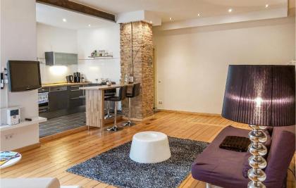 Beautiful Apartment In Berlin With 1 Bedrooms And Wifi - image 3