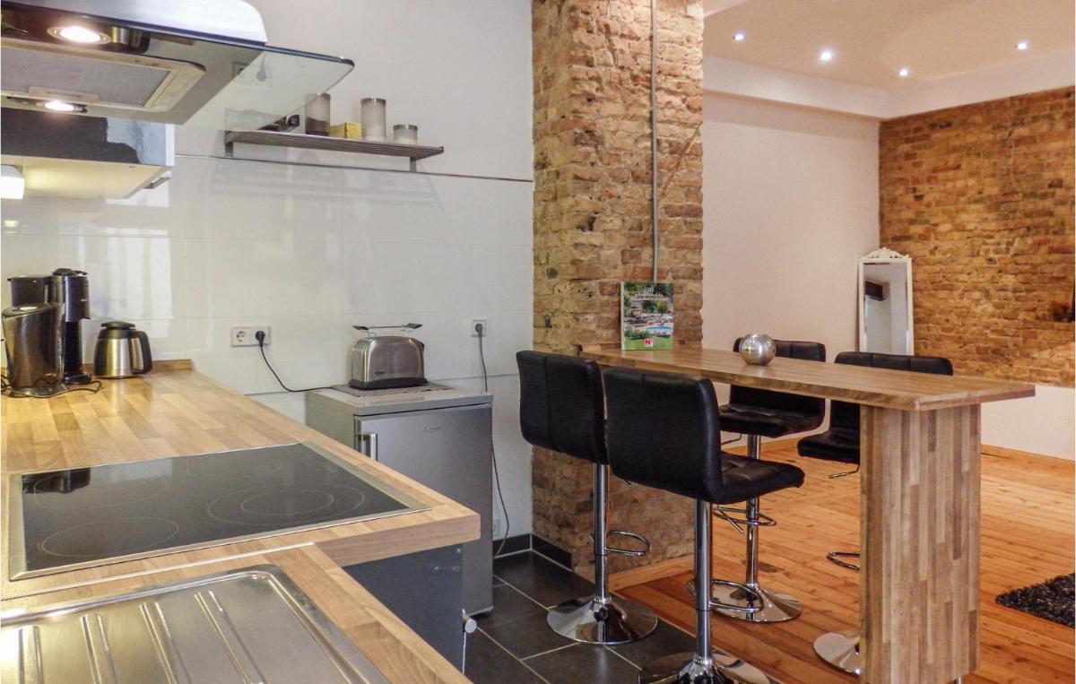Beautiful Apartment In Berlin With 1 Bedrooms And Wifi - image 4