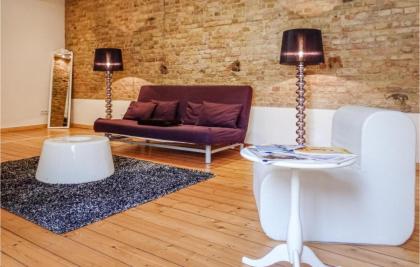 Beautiful Apartment In Berlin With 1 Bedrooms And Wifi - image 6