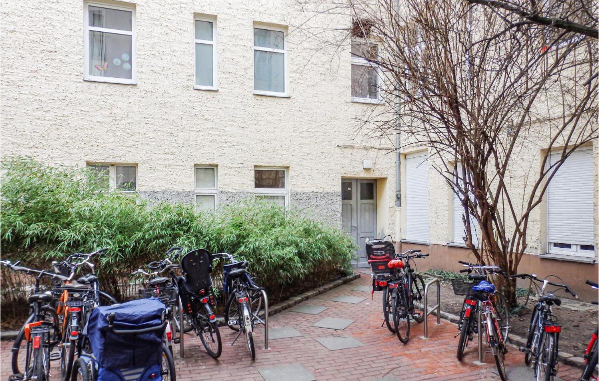 Beautiful Apartment In Berlin With 1 Bedrooms And Wifi - image 7